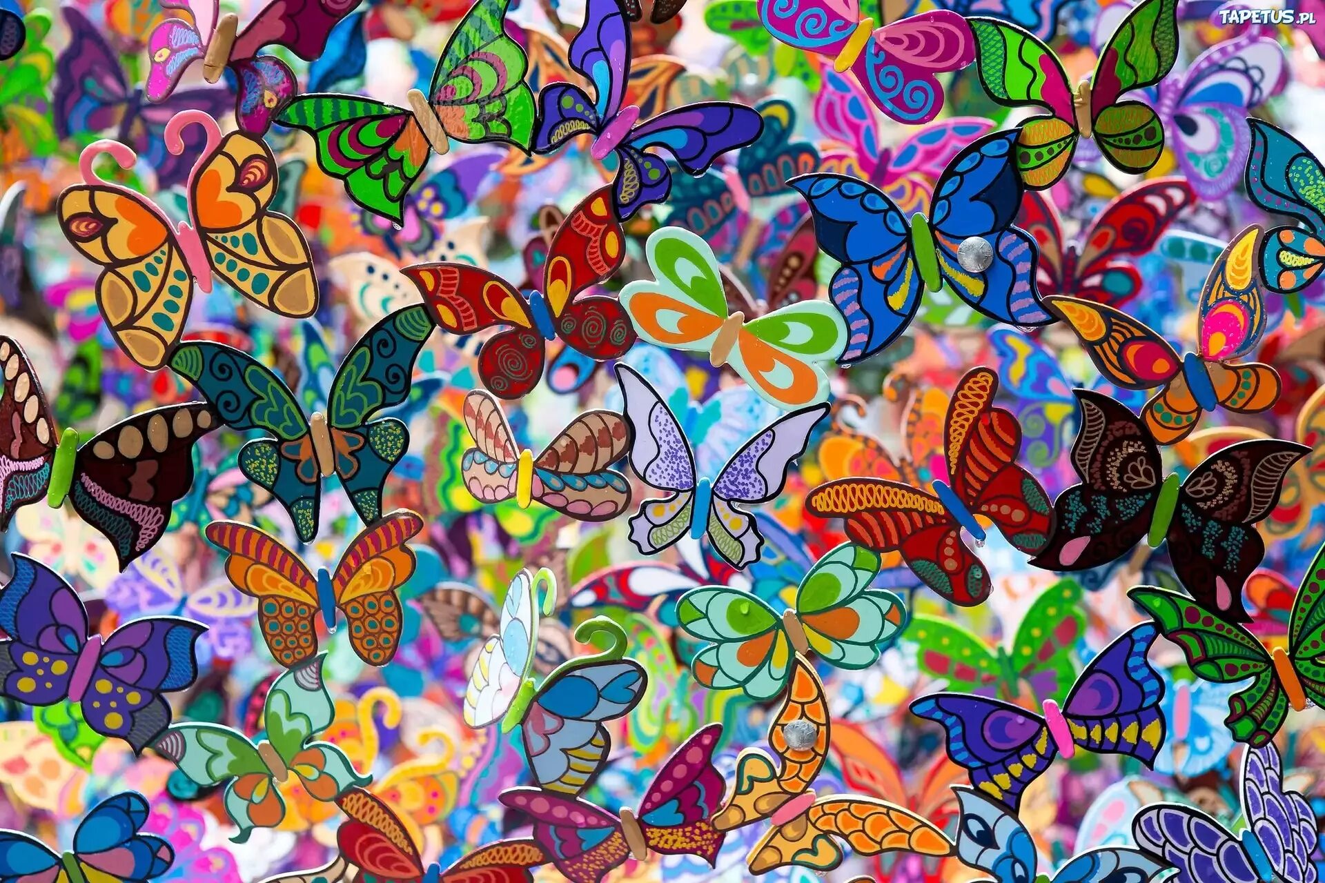 Пестрый разобрать. Фон бабочки. Разноцветные бабочки. Фон творчество. Красивый фон с бабочками.
