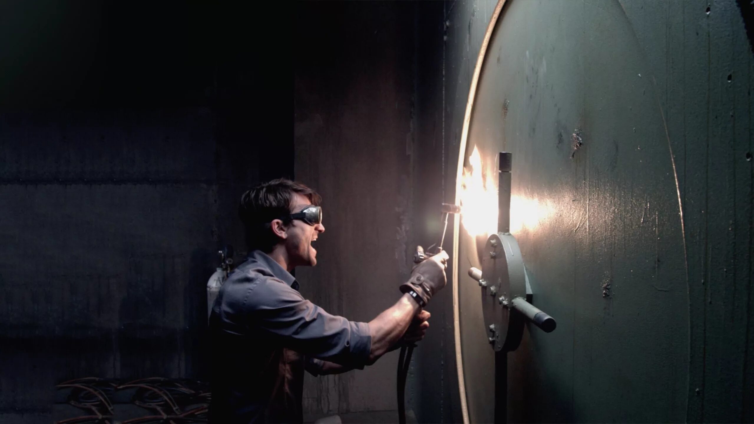 стальные двери 2010 года фильм. стальные двери фильм 2010 кадры. стальные двери / iron doors (2010). стальные двери / iron doors (2010). Doors 2021 фильм.