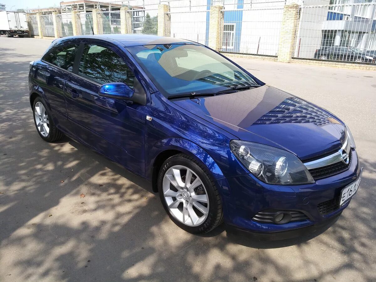 цвет opel astra h. 8. Opel astra h хамелеон. Opel astra h gtc синий. цвет opel astra h.