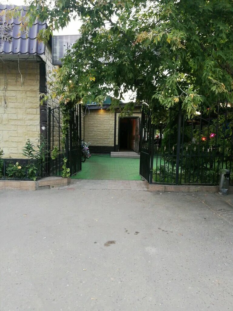 Кафе на гоголя люберцы шашлычный дворик. Шашлычный дворик люберцы гоголя. Гоголя 3 шашлычный двор люберцы. Шашлычный дворик люберцы. Кафе на гоголя люберцы шашлычный дворик.