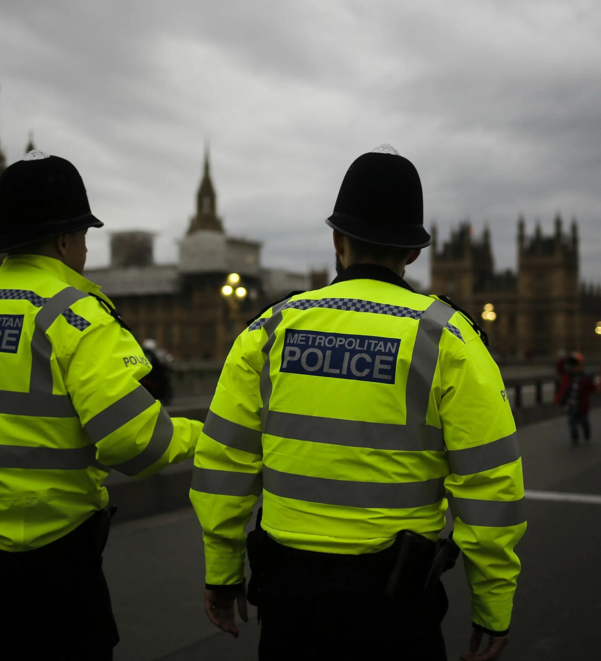 Великобритания предупреждает о терактах. Полиция Лондона. Полиция Великобритании. Лондон Британская полиция. Полицейский в Лондоне.