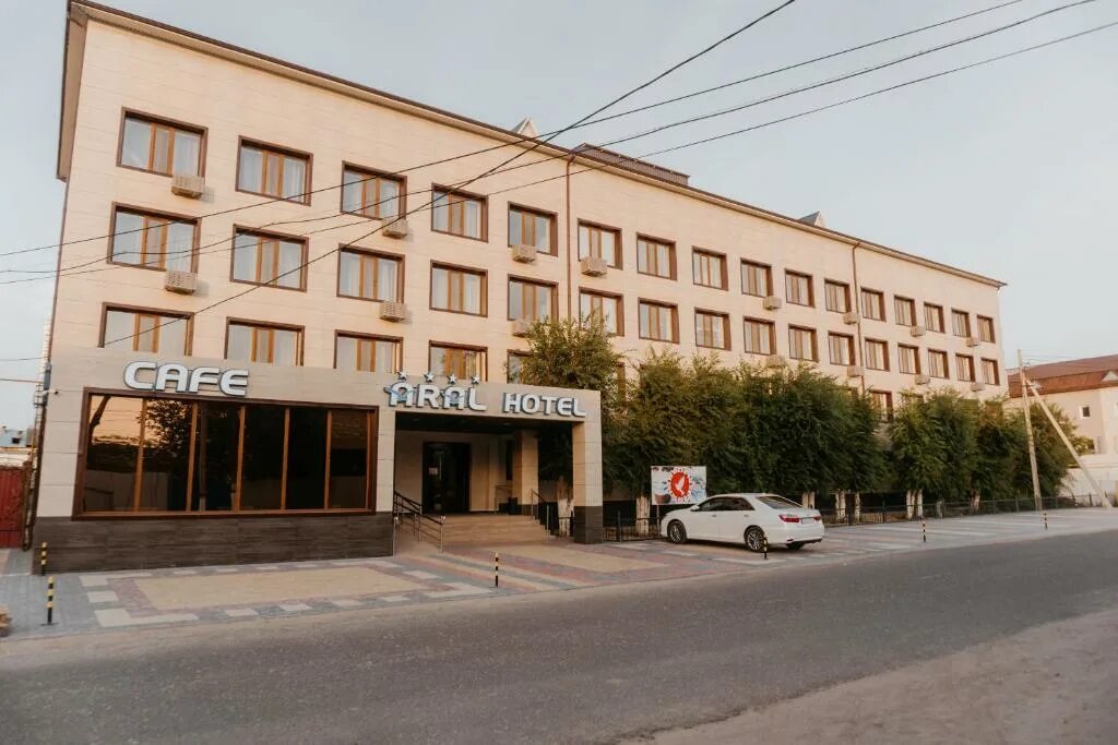 Демонтаж железных гаражей. Аральская 1 красноярск школа. Ул аральская 4. Кафе встреча красноярск в черемушках. Аральск 7 аэродром.