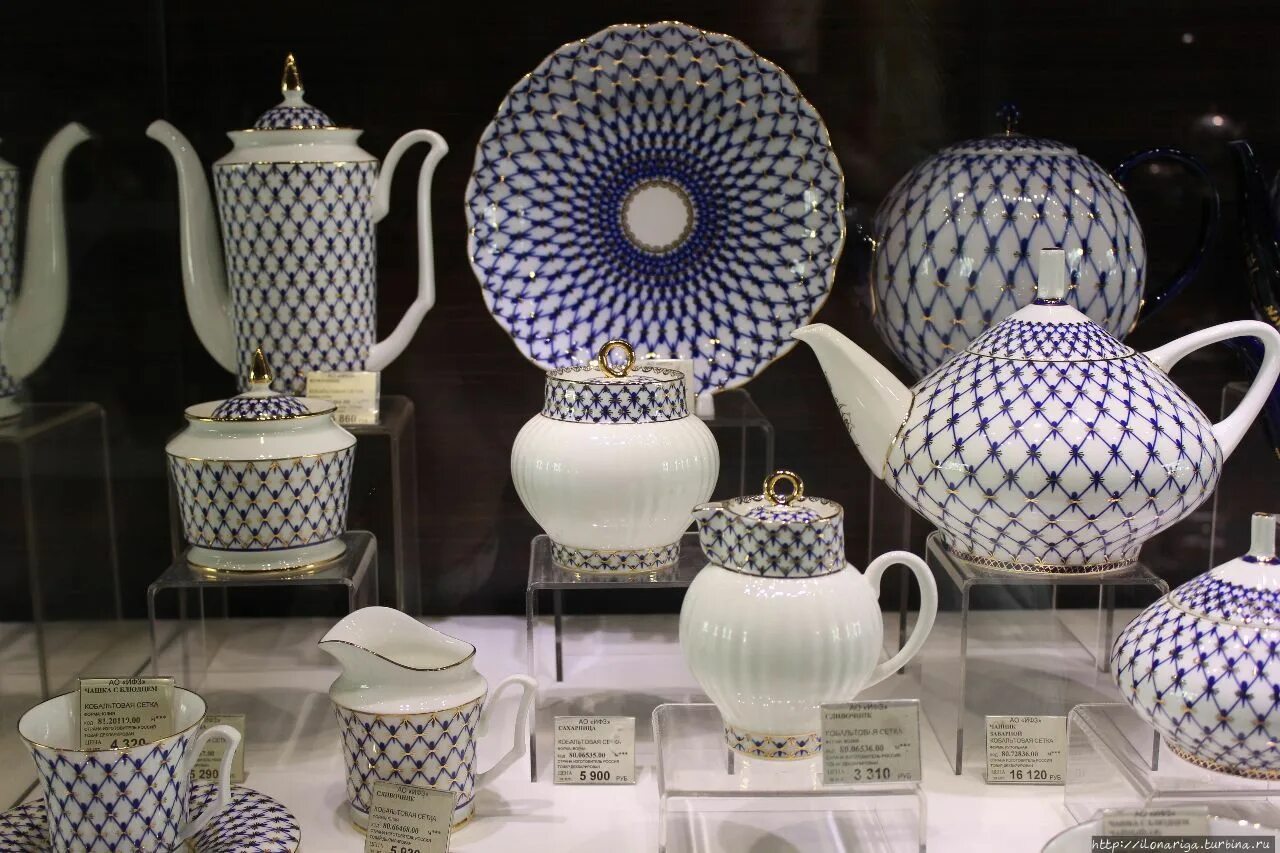 Фарфоровый завод в санкт-петербурге музей. Посуда шоп, санкт-петербург, проспект юрия гагарина. Ифз сервиз кобальтовая сетка. Музей лфз в санкт-петербурге. Императорский фарфор завод санкт-петербург.