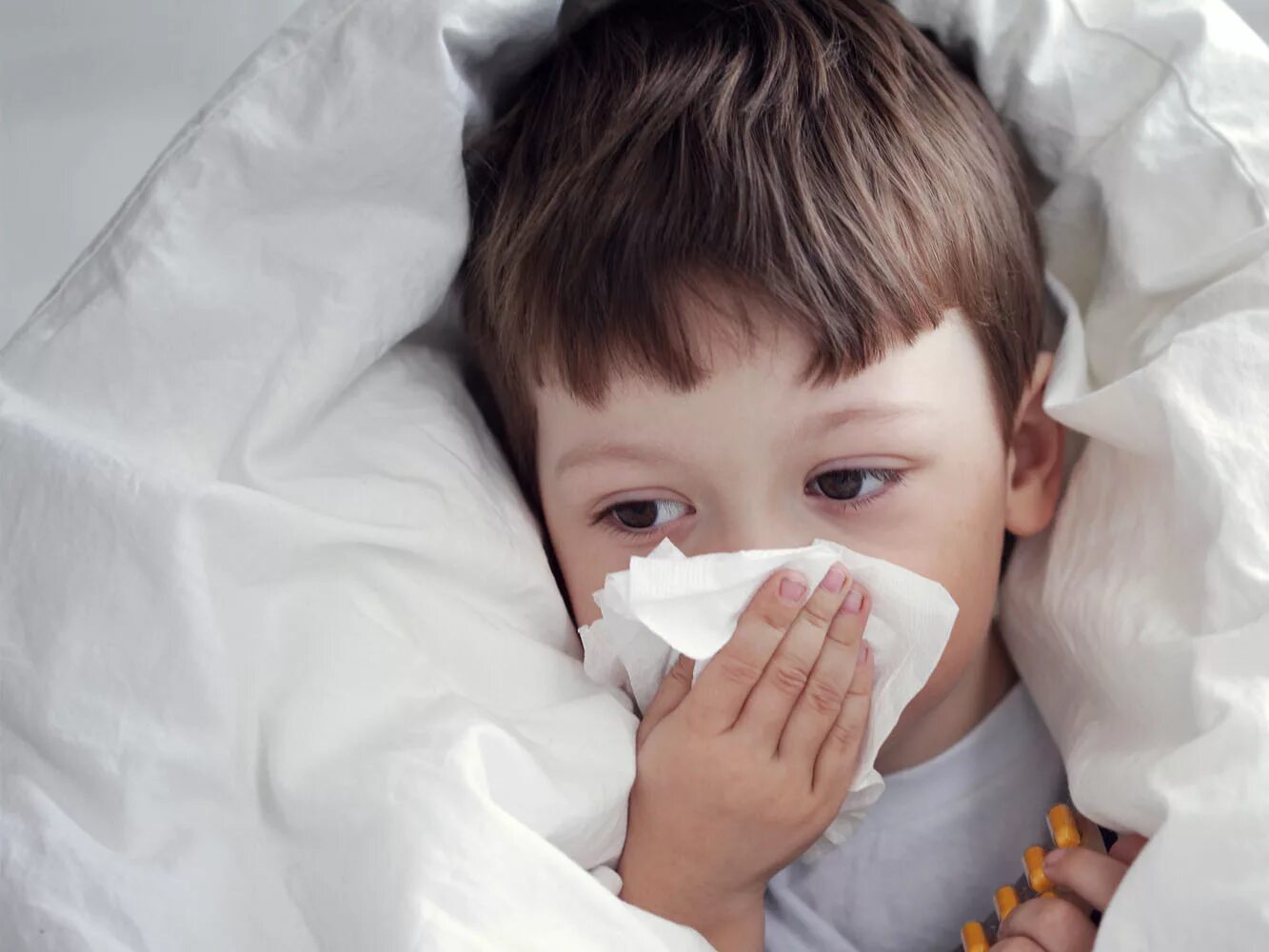 Болезни детей раннего возраста. Больной ребенок. Ребенок. Орви у детей. Консультация профилактика простудных заболеваний у детей.