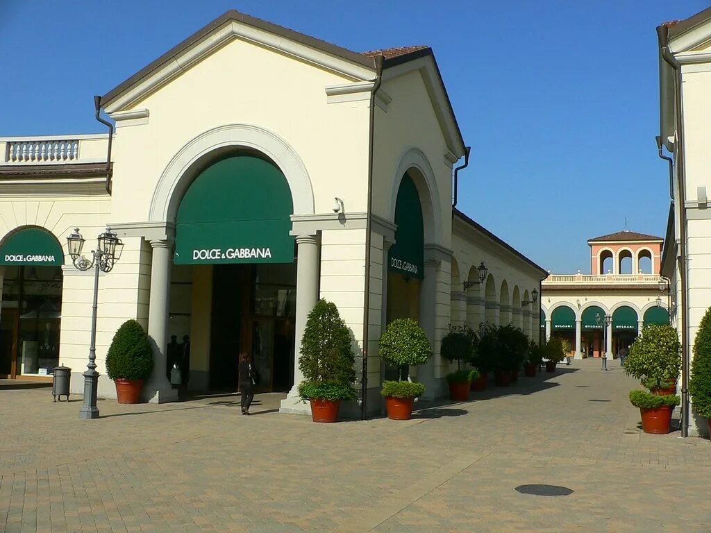 Serravalle outlet. Серравалле. Серравалле аутлет. Серравалле Скривия.