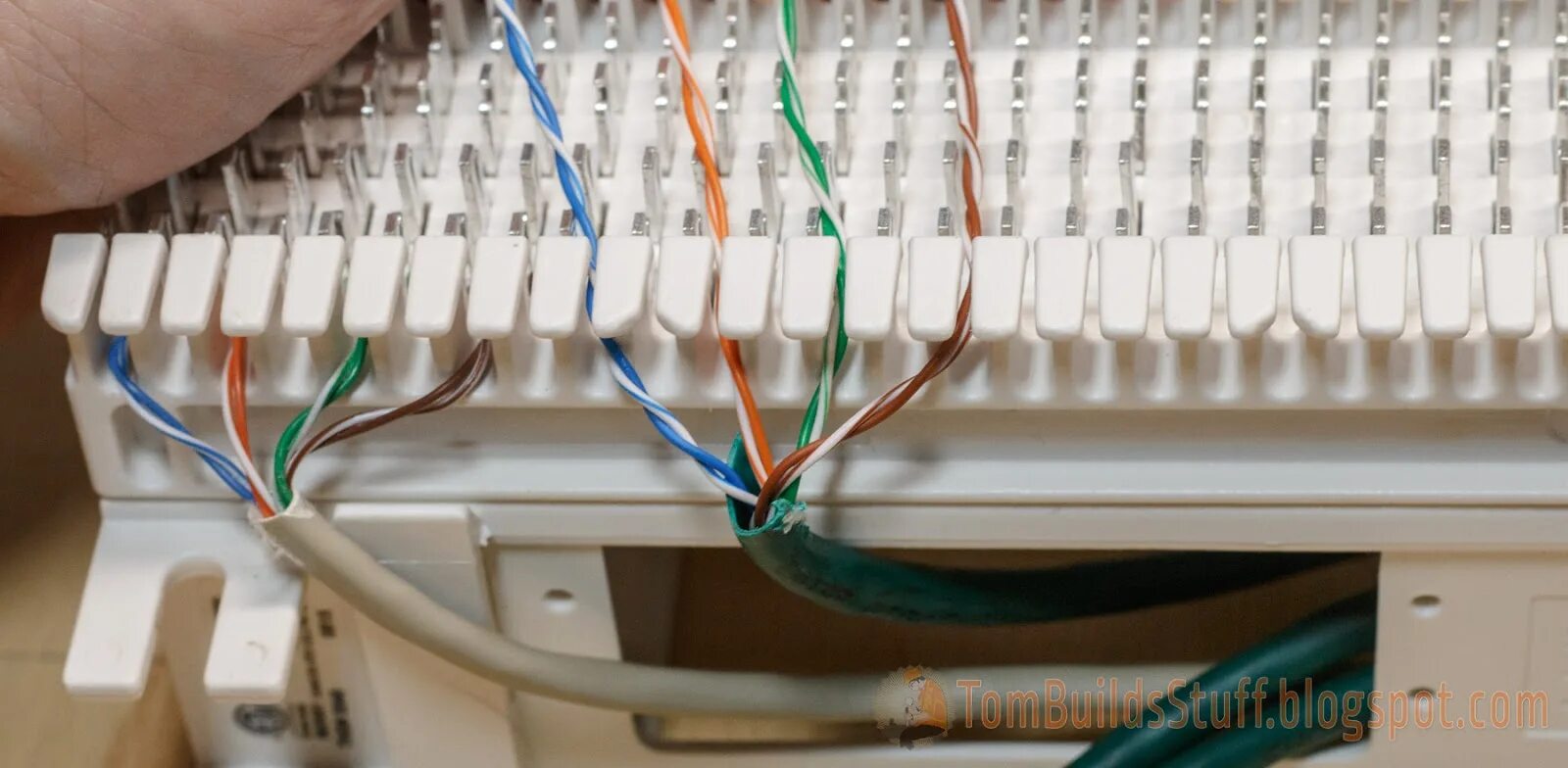 Патч панель rg45 legrand. Расшивка rj45. Расшивка rj45. Кросс модуль плинт 60 пар. Расцветка кабеля тпп 10х2.