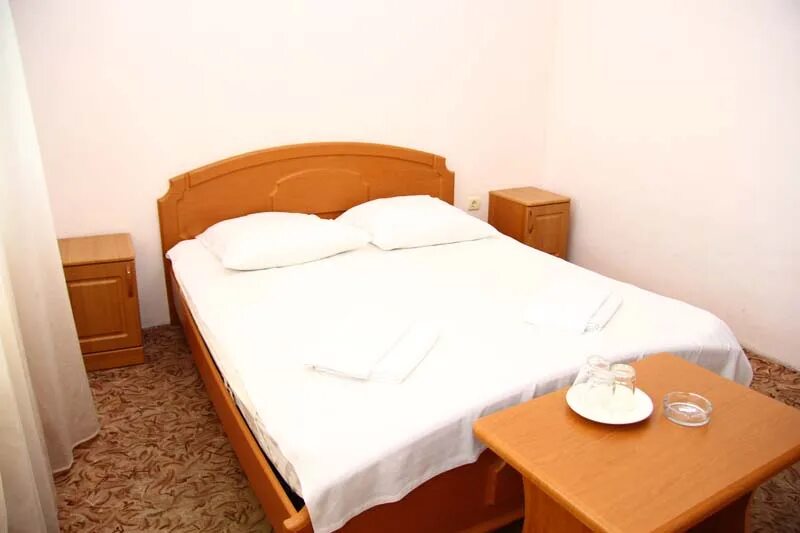 Лоо глобус гостиница. Сочи лоо ул декабристов 167. Лоо глобус. Лоо декабристов 167 а. Лоо глобус.