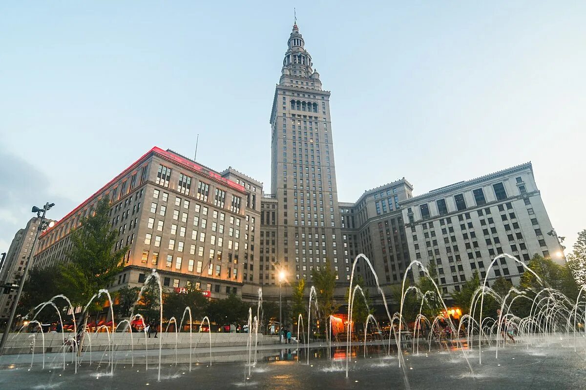 Включи том здания. Tower City Кливленд. Тауэр Сити Сентер. Terminal Tower Кливленд. Тауэр Сити Сентер Огайо.