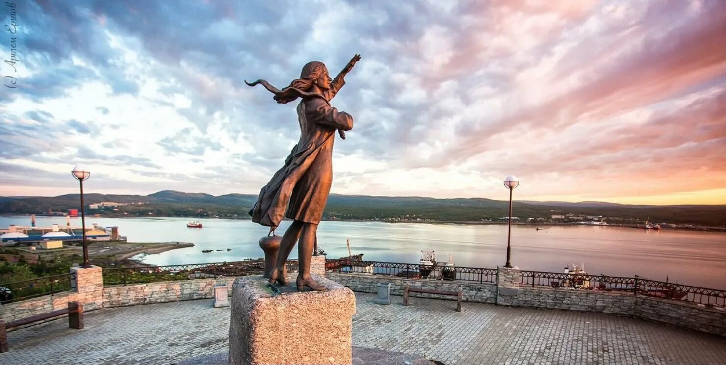 Город мурманск достопримечательности. Достопримечательности мурманска для туриста. Достопримечательности мурманска для туриста. Достопримечательности мурманска якорь. Примечательности мурманска.