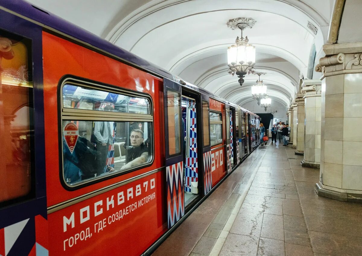 Оранжевая ветка. Метробус лахор. Поезда оранжевой ветки. Поезд метро москва 2022. Поезд город образования.