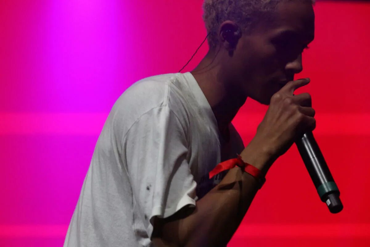 Виниловая пластинка Jaden Smith Syre. Музыкант Jaden Aguilando. Jaden бреется на концерте. Джейден смит деятели культуры и искусства сша