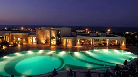 Holiday hotel 4