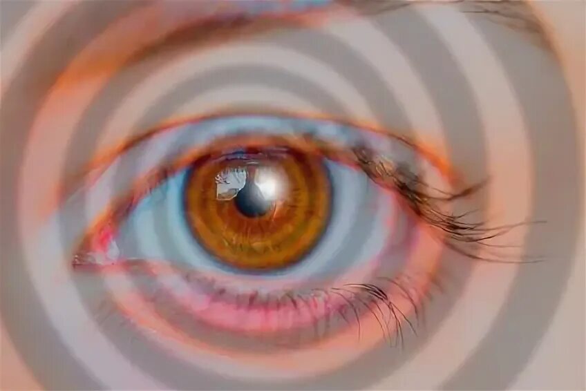 Woman hypnosis. Глаза спирали. Гипноз художественное фото. Гипноз женщины. Спираль в глазах что это значит.