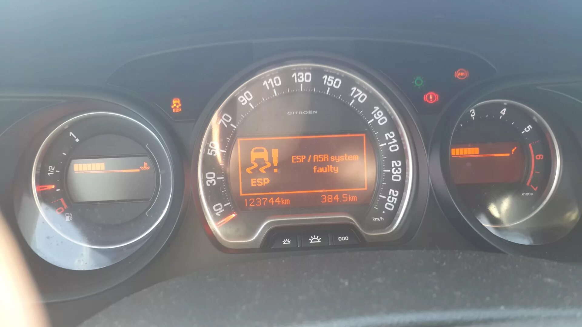 Ошибка esp ситроен. Citroen c5 esp. braking fault citroen c5.