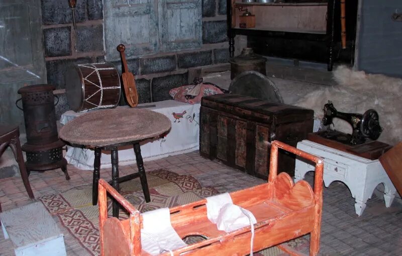 быт кабардинцев. адыгэ 1энэ. жилище адыгов 16-17 века. народы кавказа 19 век черкесы. быт кабардинцев.