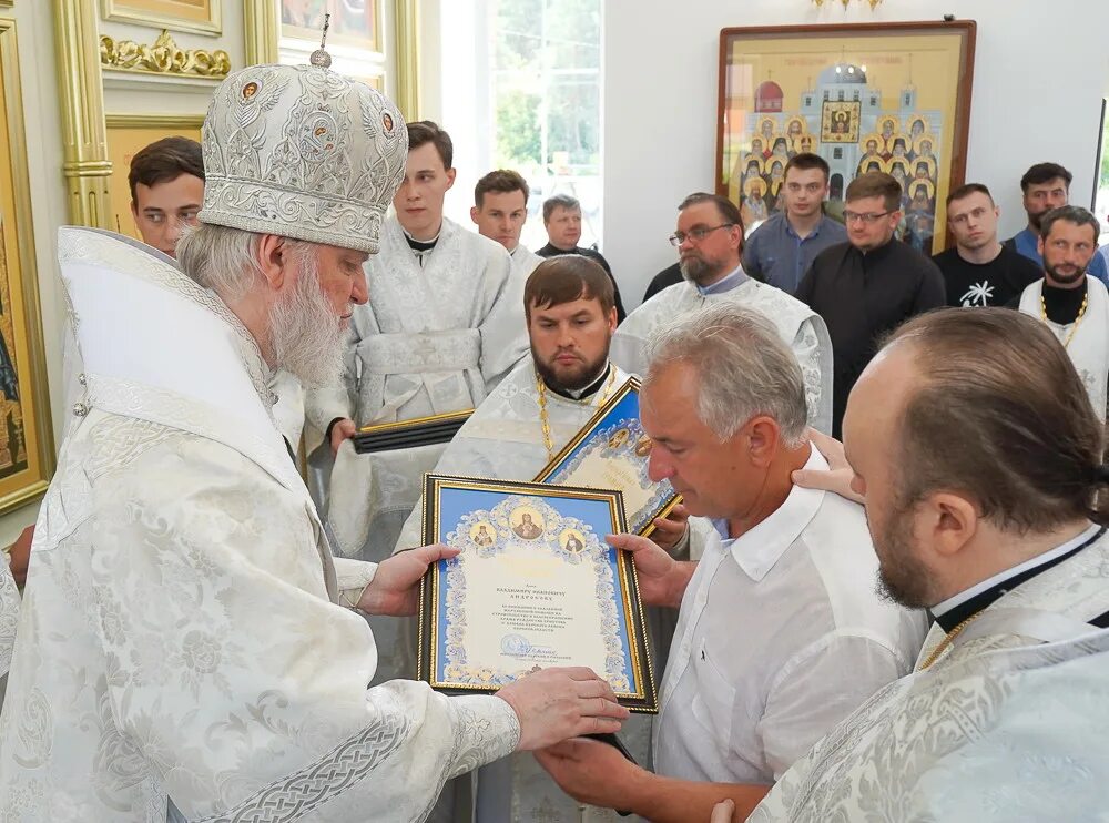 Освящение храма в клюкве. Настоятель храма в клюкве. Клюква Церковь Рождества Христова.