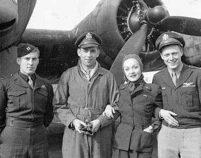 Dosiero:RAF Deenethorpe - 401st Bombardment Group Marlene Dietrich.jpg - Vi...