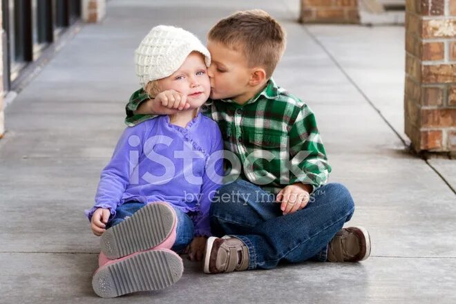 His friend kind. Brother yenik his sister. Брата целовать в. щеку. Двоюродный брат. Two brothers Kiss.