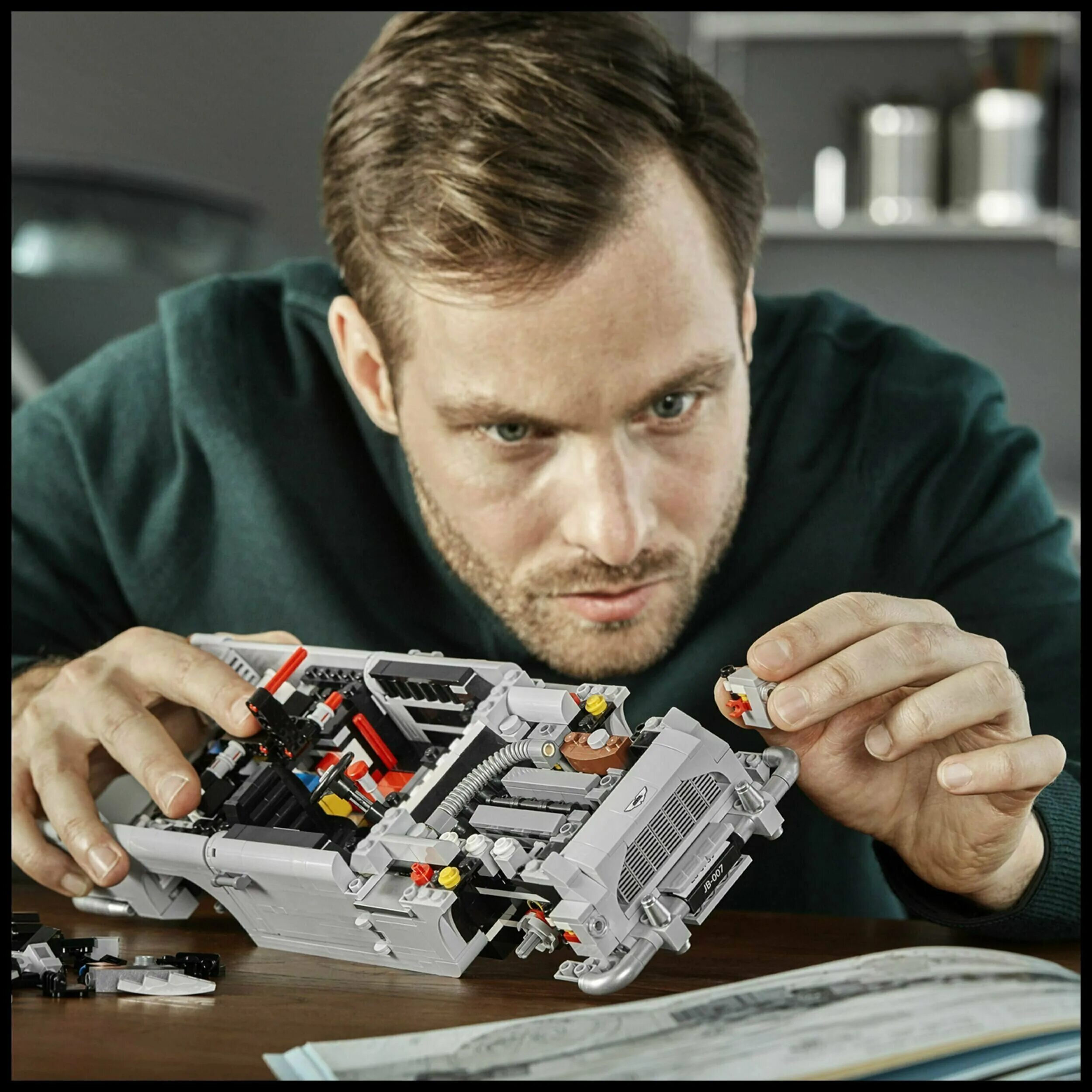 Lego technic 42154. Где собирают конструктор. Конструктор для дошкольников. Lego technic porsche 911. Лего 9090.