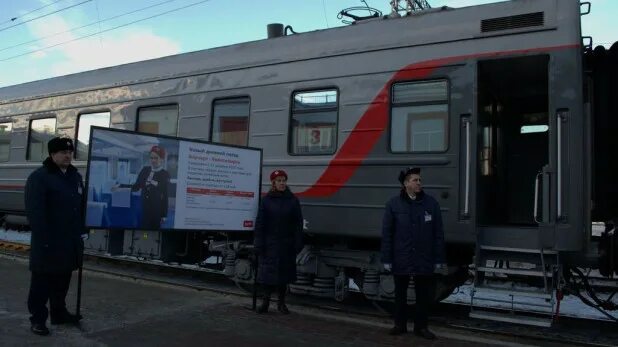 Поезд новосибирск карасук. Поезд Барнаул Новосибирск. Поезд 682 Барнаул Новосибирск. Электричка Барнаул Новосибирск. Новосибирск ЖД Барнаул.