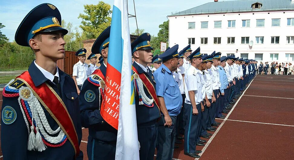 Алтайская летная школа им Павлюкова. КГБОУ Барнаульская летная школа. Алтайская летная школа Барнаул. Летная школа интернат Барнаул. Школа интернат алтайского края