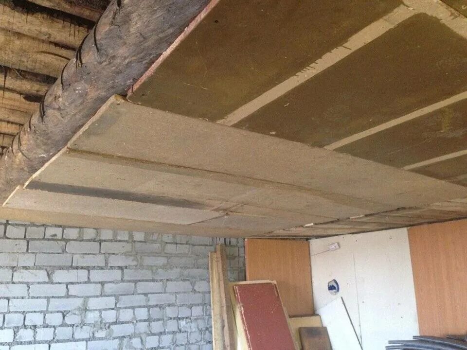 Теплоизоляция потолка в гараже. Утепление потолка в гараже. Теплоизоляция крыши гаража. Утепление монолитного перекрытия снизу. Утеплить крышу гаража.