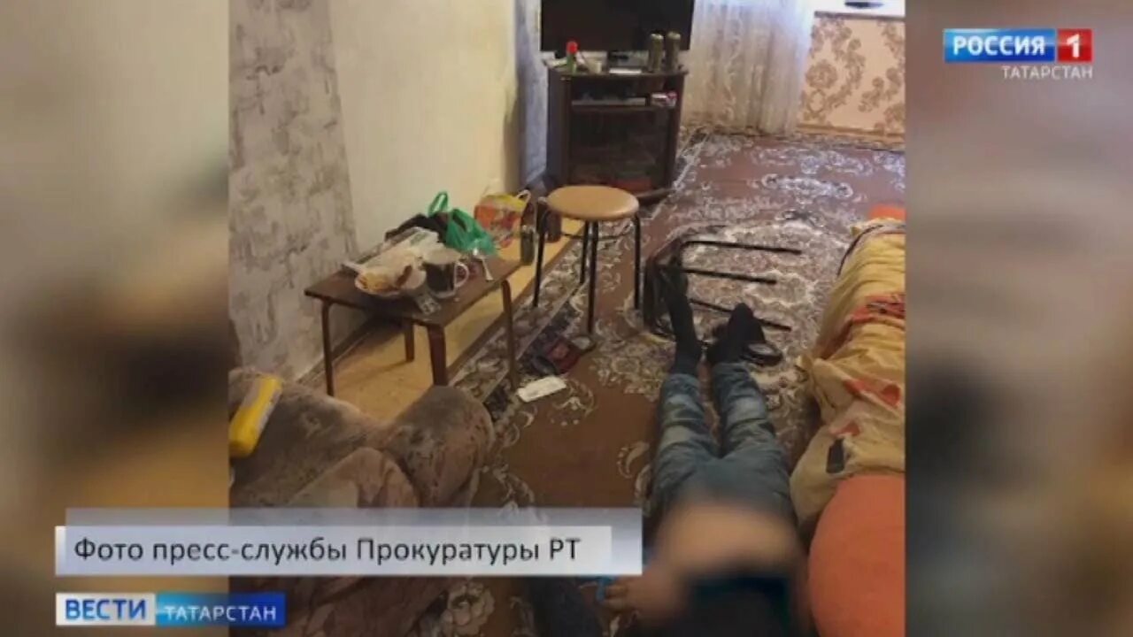 Найдена девушка мертвой в квартире. Убитые девушки в квартире. муж зарезал жену и задушил дочку.