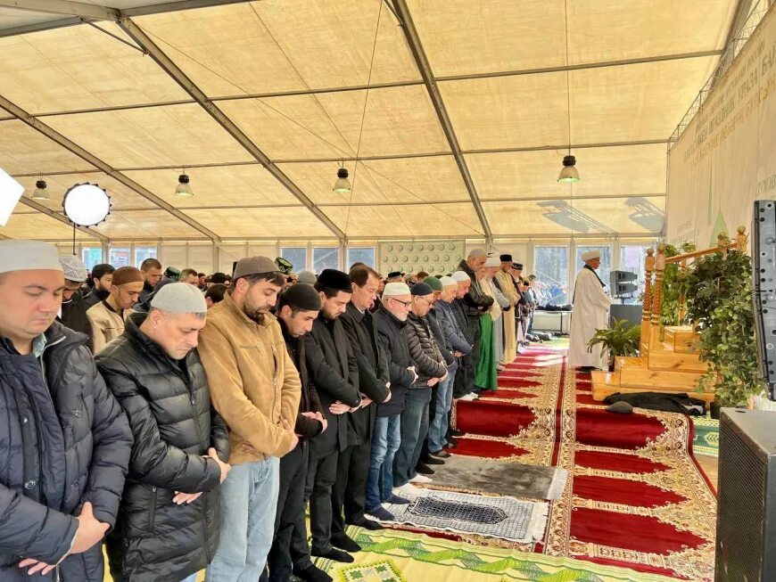 Муфтият дагестана ураза байрам. Ураза байрам. ураза байрам сокольники. ураза 2025. с праздником ураза байрам.
