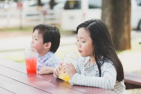 Bahaya Dibalik Jajanan Anak Sekolah 