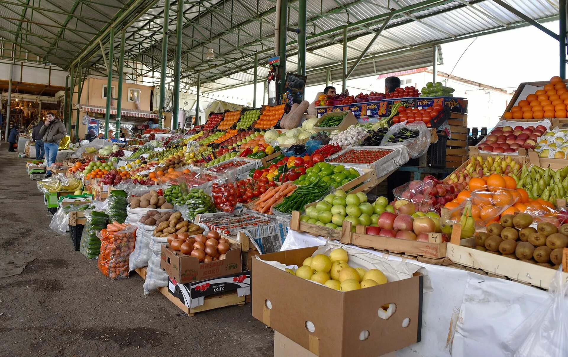 Рынок в азербайджане. АРМЕНИКЕНДСКИЙ базар в Баку. Рынок в Баку продуктовый. Бакинский базар в Баку. Рынок Баку в Азербайджане.