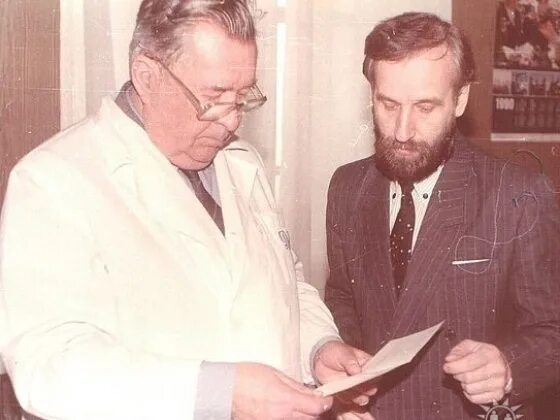 Кодирование гипнозом по довженко. Александр довженко врач. довженко александр романович наркологический центр. ученики довженко александра романовича. фото довженко александр романович.