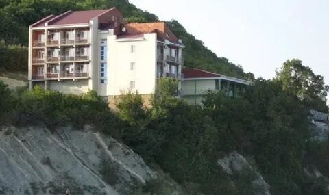 Отель скала архипо