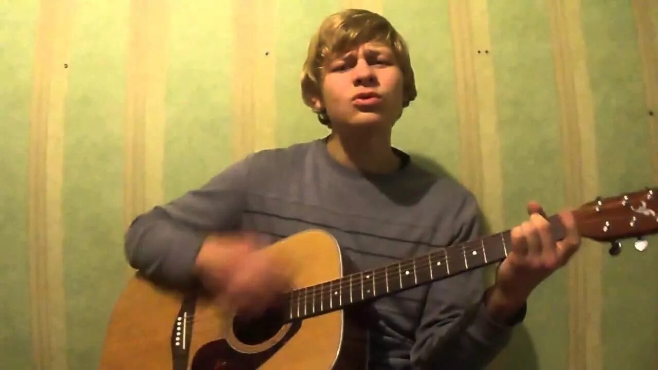 Нежность песня текст. Комиссар ты такая нежная королева снежная. Ты такая нежная королева снежная. Королева снежная аккорды для гитары. А теперь ты нежная королева гитара.