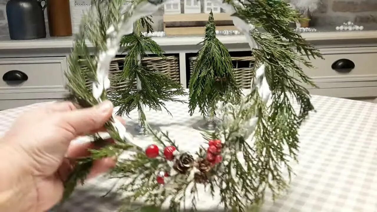 Как сделать тую своими руками. Поделки из веток туи. diy создаем елочку из веточек туи. букеты из туи своими руками. новогодняя картина с веточками туи видео.