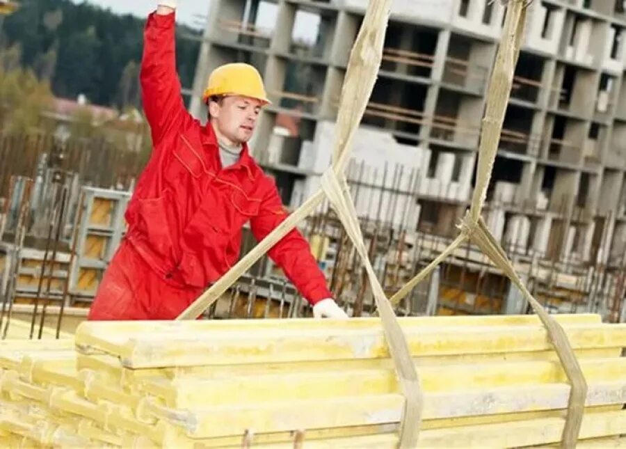 Стропальщик на стройке. Профессия стропальщик. Стропальщик обучение. Профессия стропальщик. Требуется стропальщик.