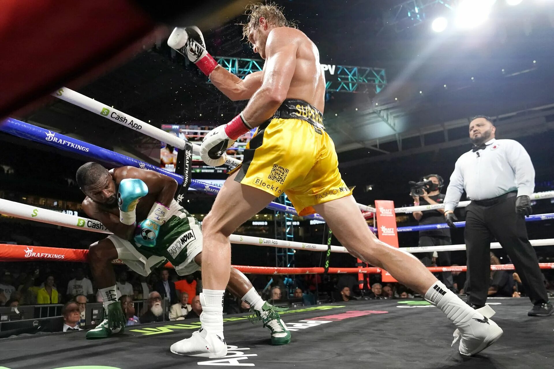 Logan paul floyd mayweather