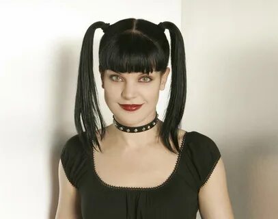 Pauley Perrette Photos : Pauley Perrette Bra Size, Celebrity Breast And Cup...