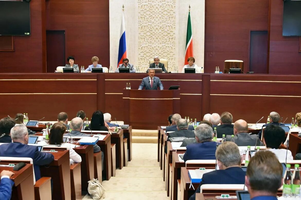 Депутаты госсовета республики коми. Сайт госсовета республики. Парламент президиум. Усачев госсовет коми. Госсовета республики татарстан.