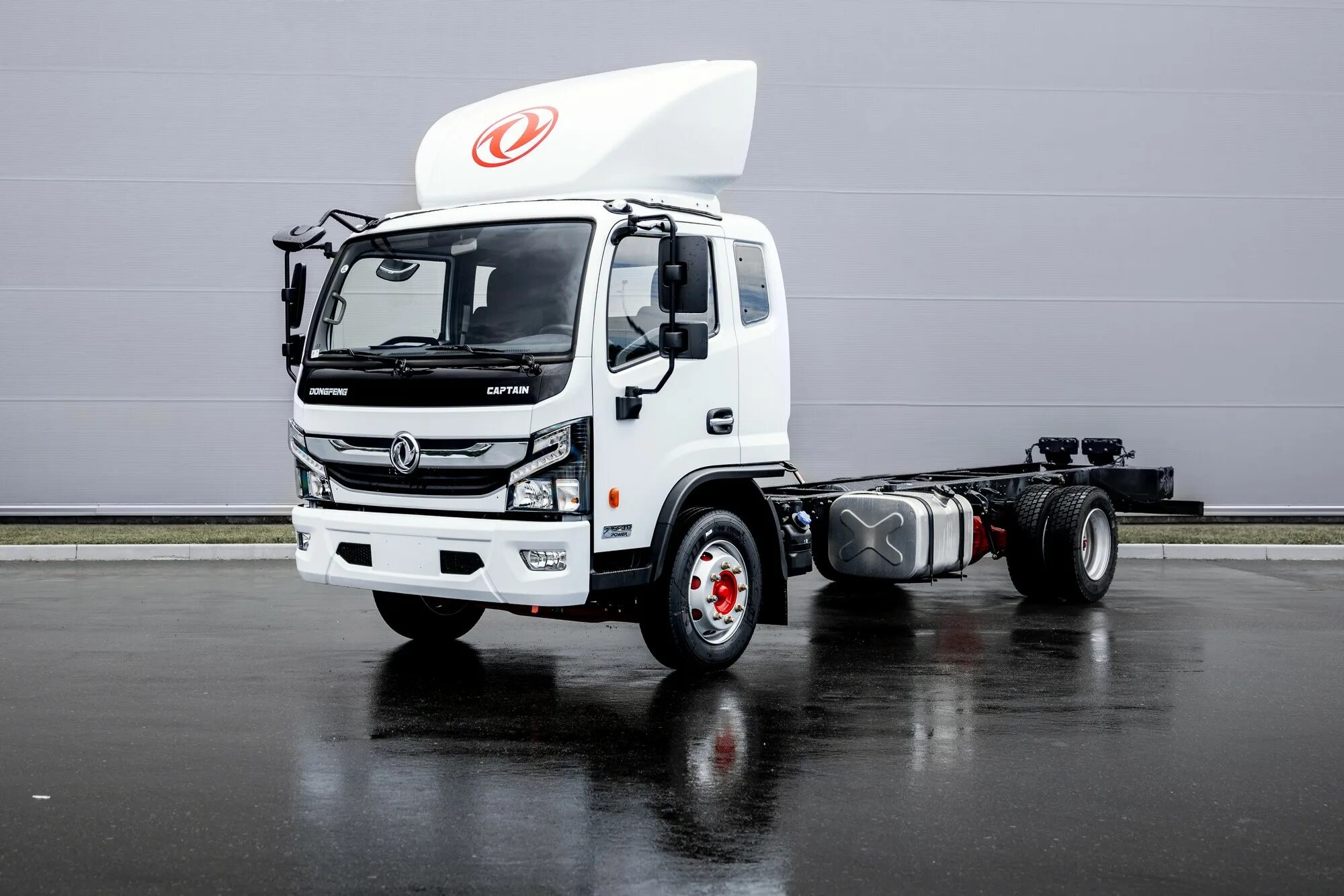 Dongfeng gx 4x2. Dongfeng c120l. донг фенг 120. dongfeng c100. dongfeng c120l изотермический фургон.