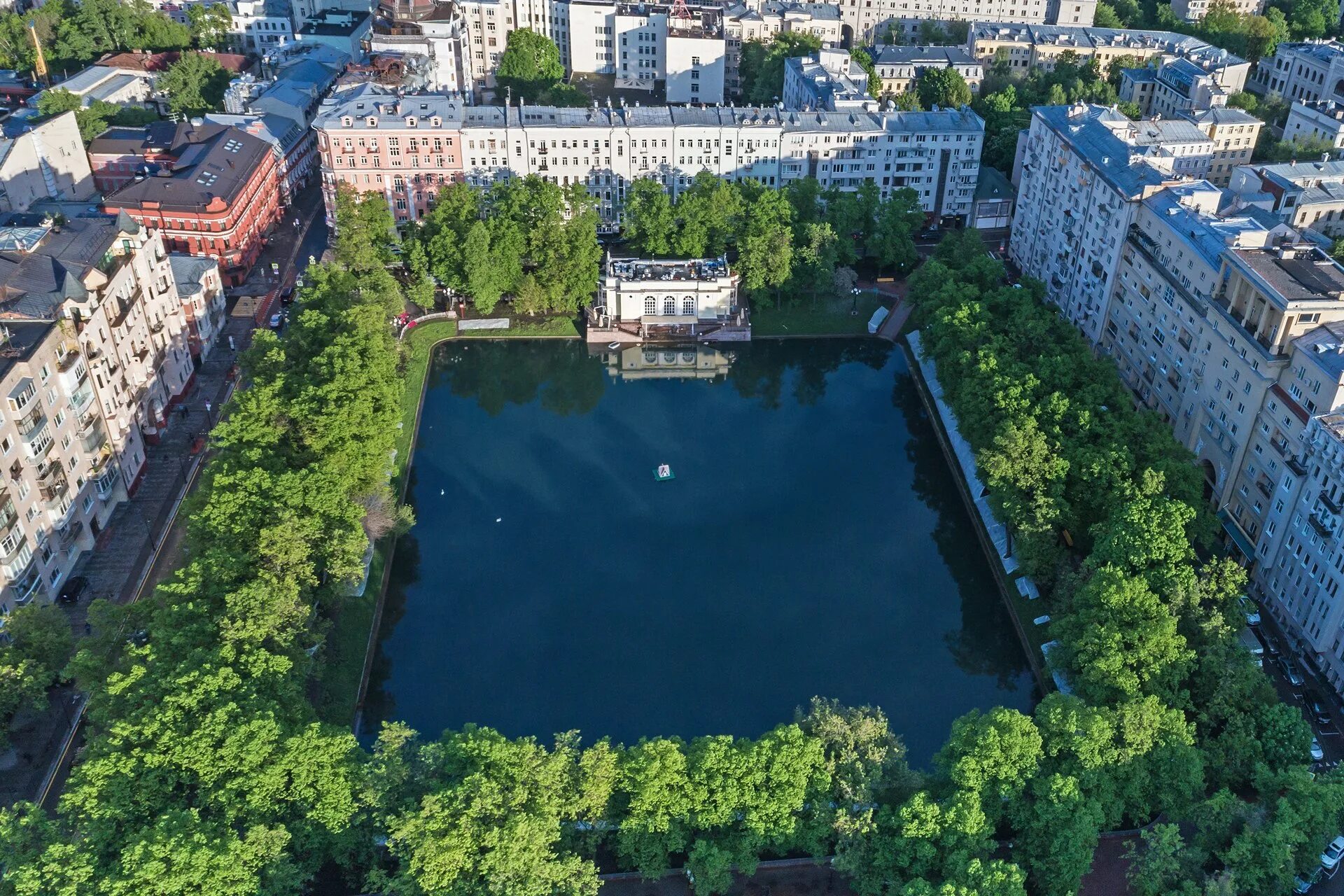 Il Ricco ЖК. ЖК Булгаков Патриаршие пруды. Патриаршие пруды пруды Москвы. Патриаршие пруды Пресненский район. Чем известны патриаршие пруды