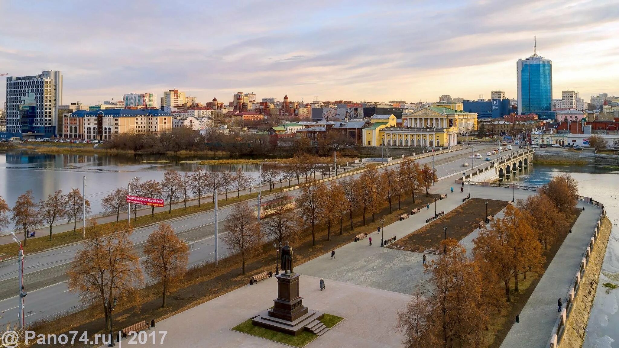 В городе челябинск живут. Кировка набережная Челябинск. Челябинск столица Южного Урала. Набережная утро Челябинск. Набережная Челябинск зима.