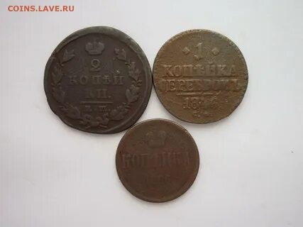 В 2 кошельках лежат 4 монеты