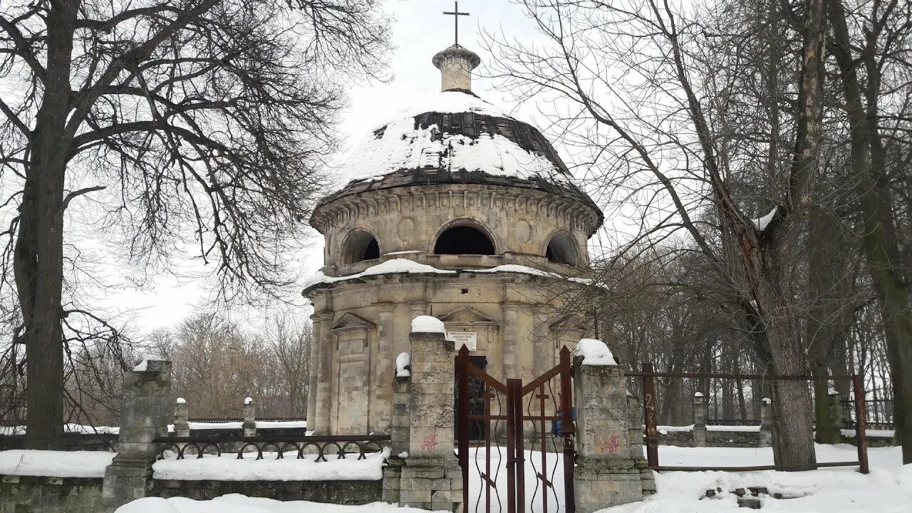 За храм-усыпальницу Бобринских вступились активисты и Следственный Комитет Летоп