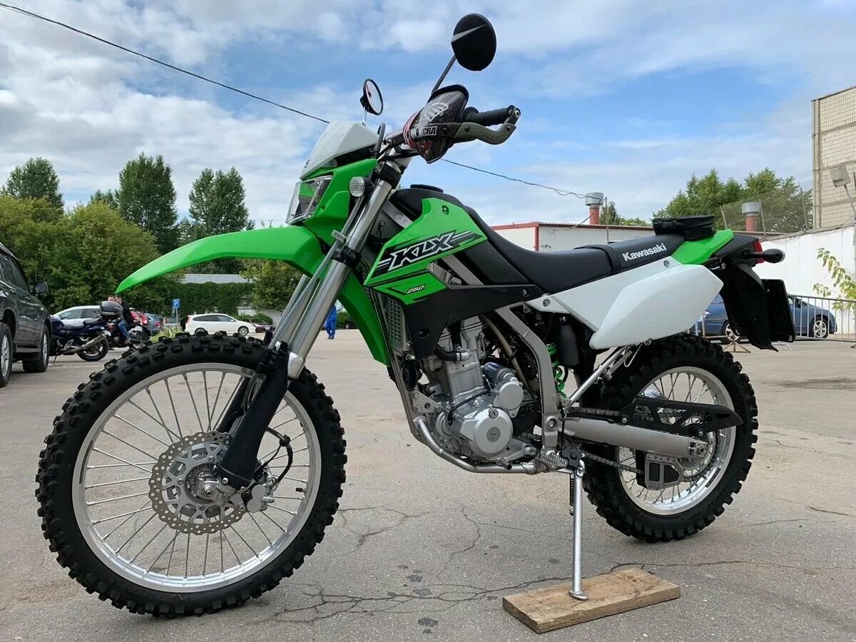 Клх 250 купить. Kawasaki KLX 250. Kawasaki Enduro 250. Kawasaki 250 эндуро. Kawasaki KLX 250 Enduro.