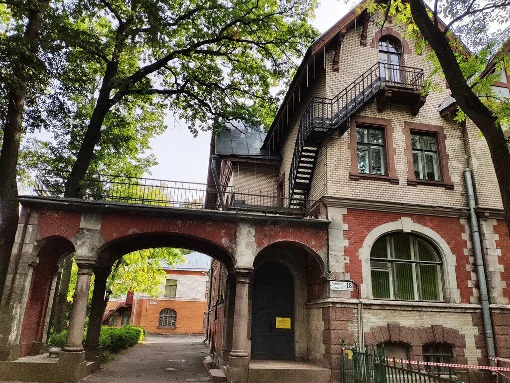 Санкт петербург пушкинская усадьба парковая улица. Г пушкин ул парковая. Парковая улица пушкин. Усадьба караваево. Парковая 52 г пушкин.