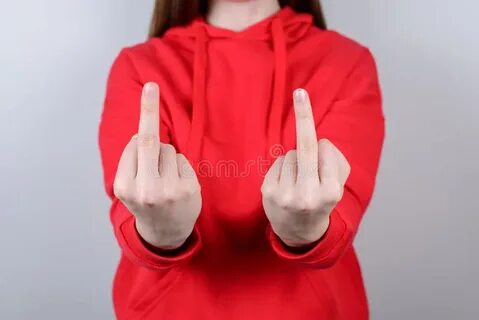 Средний палец боль