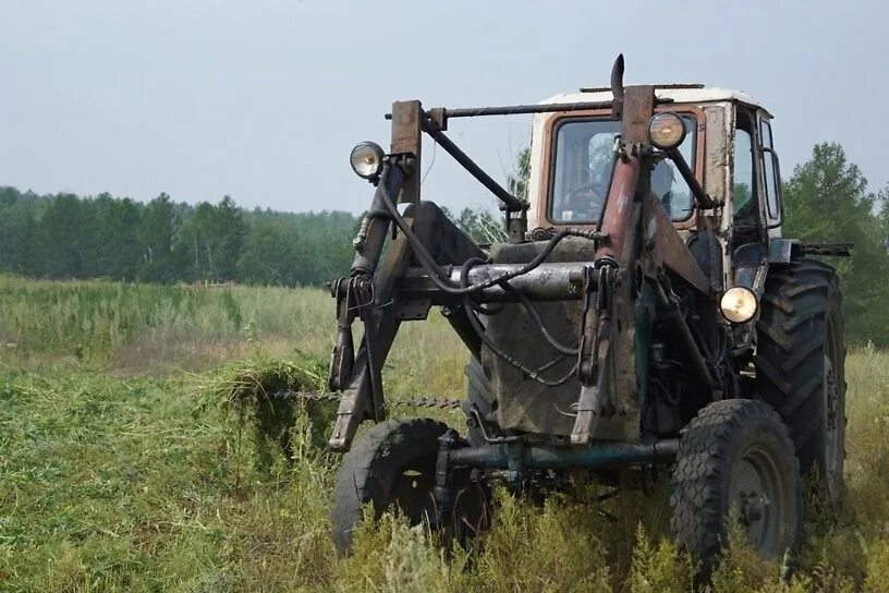 Дром иркутской области сельхозтехника. Т25 трактор Забайкальский край. Водитель трактора. Дром трактора. Трактора в Чите.