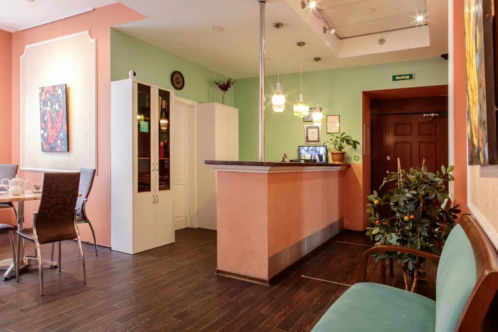 Отель грифон санкт петербург. Отель грифон санкт петербург. Фото отель грифон санкт-петербурге. Отель с грифонами спб. Гостевые комнаты и апартаменты "грифон".