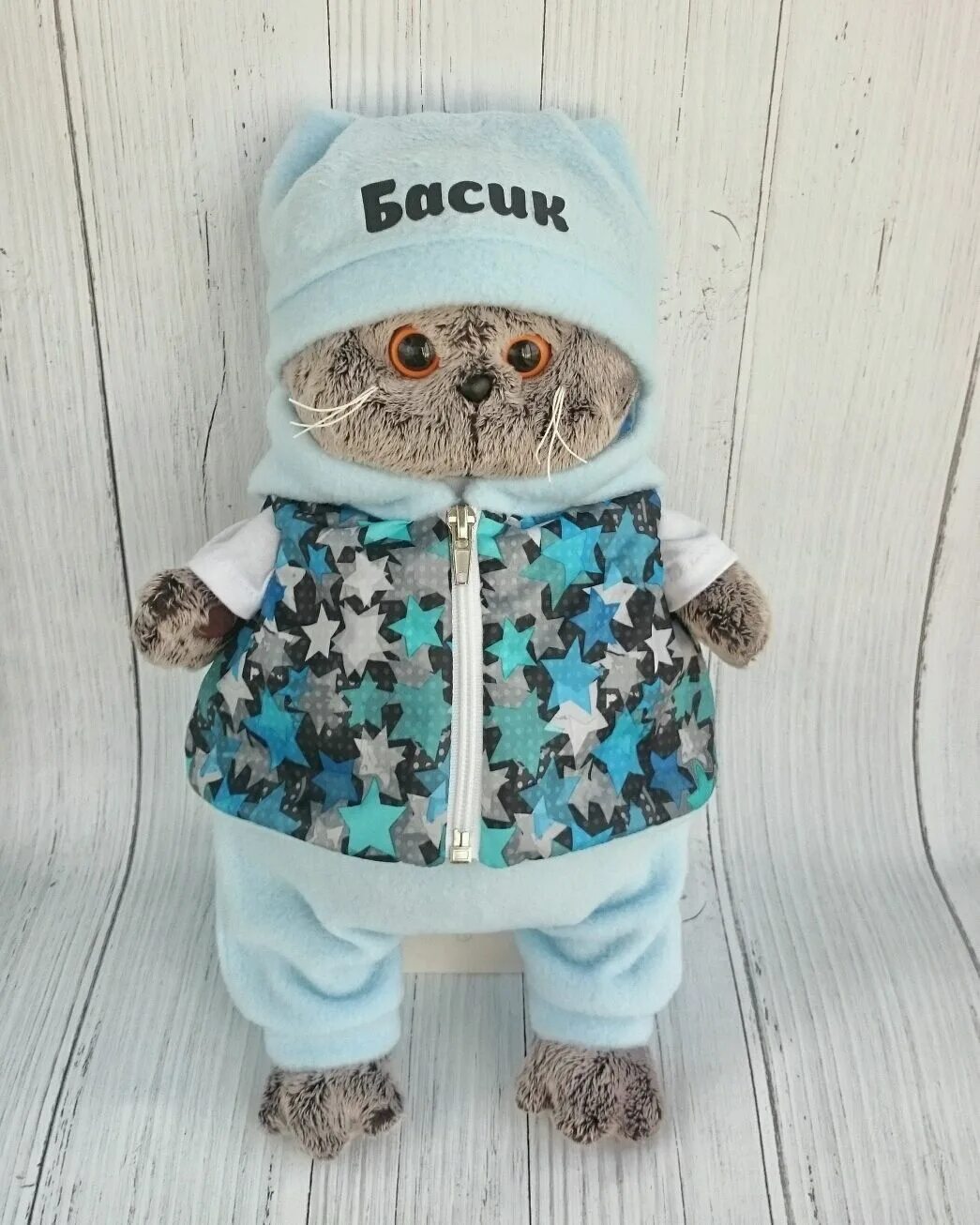 Одежду котику басику