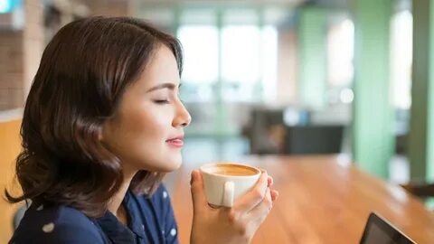 L drink coffee